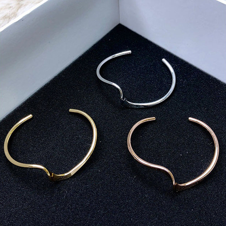 Cold wind ripple bracelet Japanese and Korean niche temperament versatile women's design sense wave open hand jewelry simple bracelet