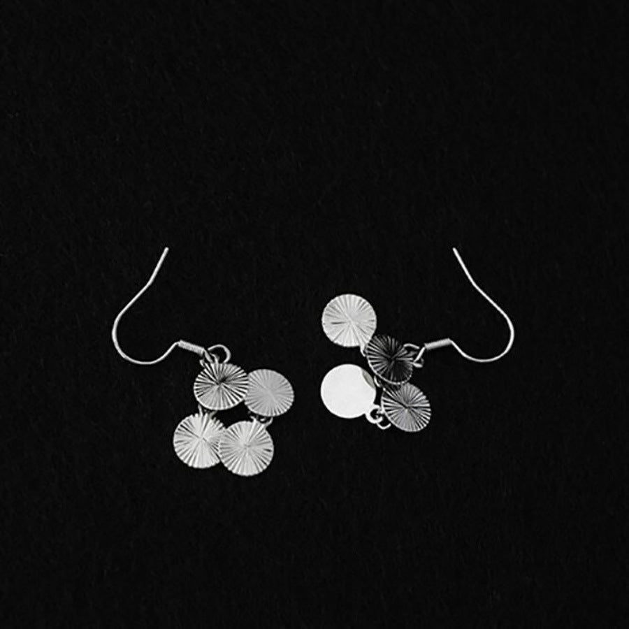 Shining car flower sequined earrings fashionable light luxury pleated disc ear hooks unique creative sense tassel thin earrings