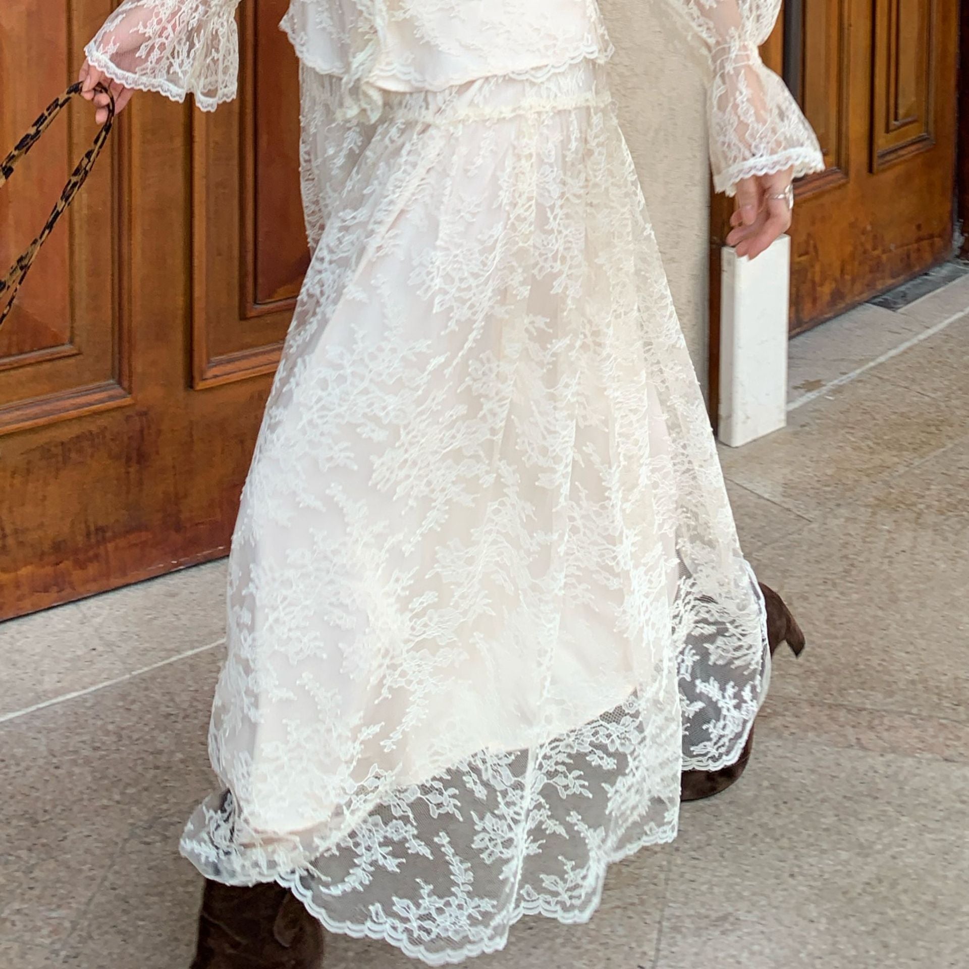 High-waisted A-shaped long embroidered lace skirt