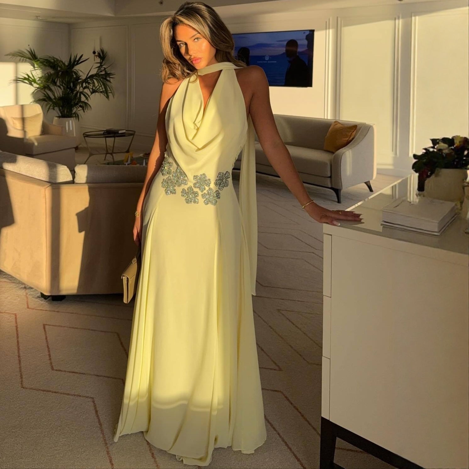 Fashion backless streamer neck dress