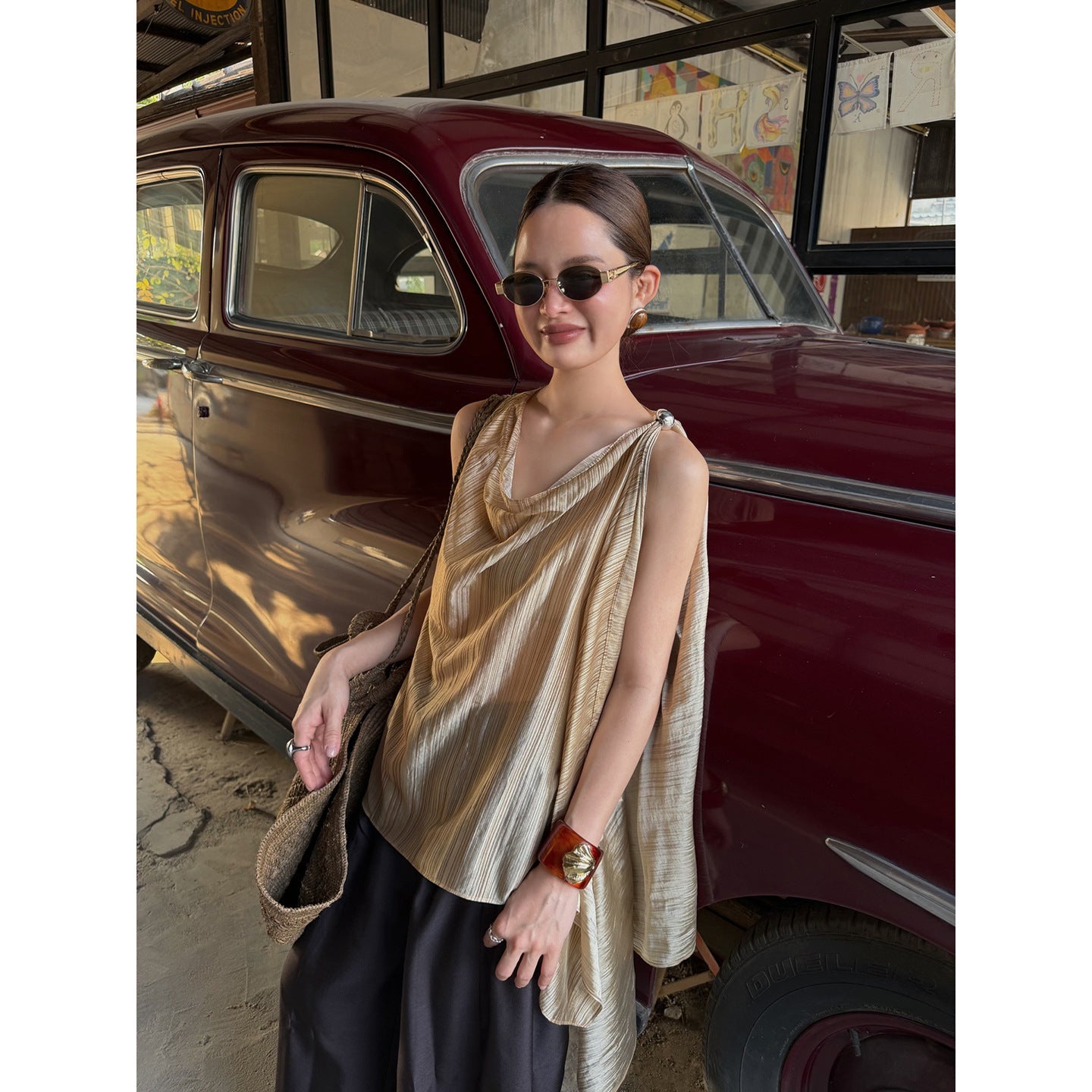 Spring and summer French style foreign style niche fold loose swing neck sleeveless sling