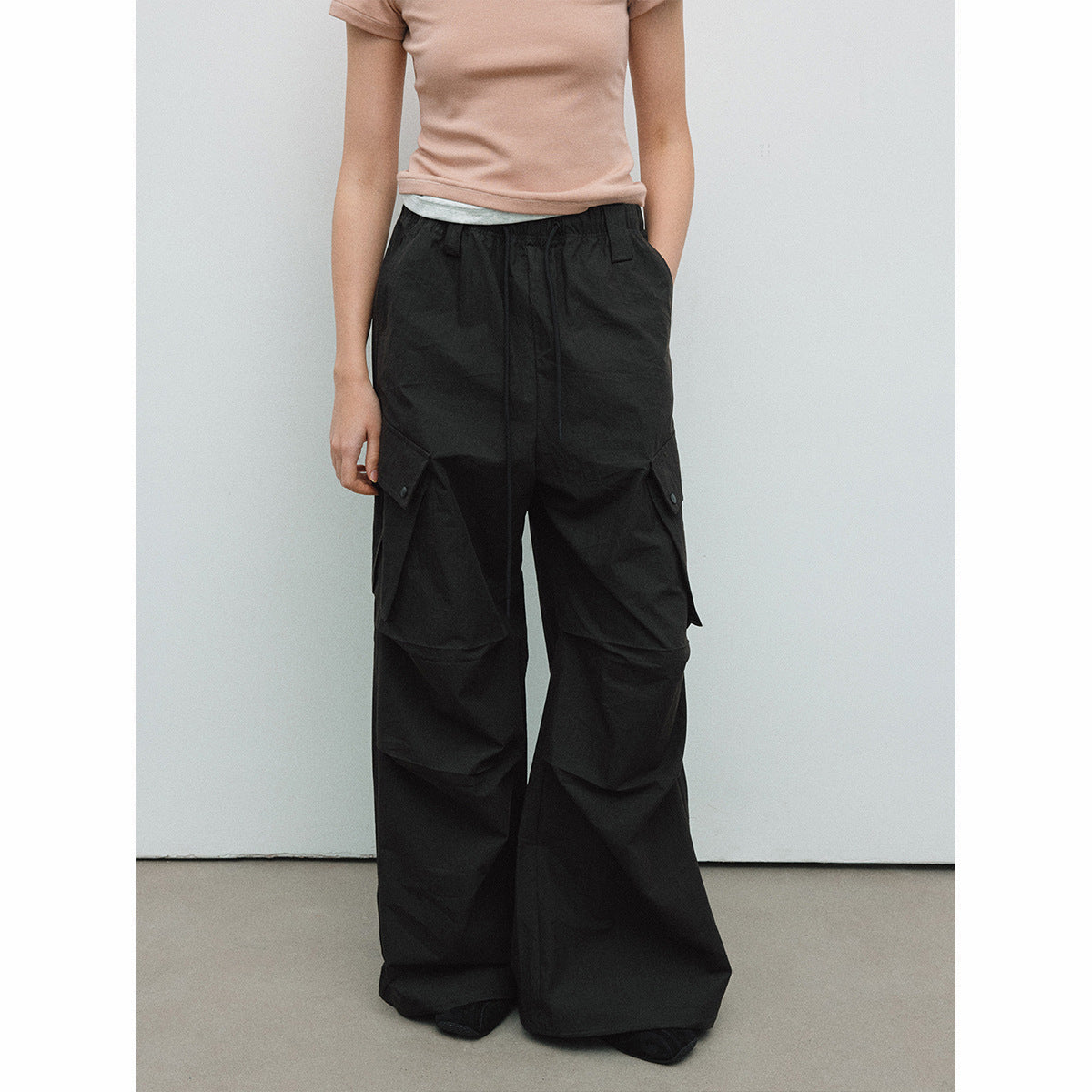 Spring new casual high-waisted lace-up solid color outdoor cotton brocade large paper bag paratrooper trousers
