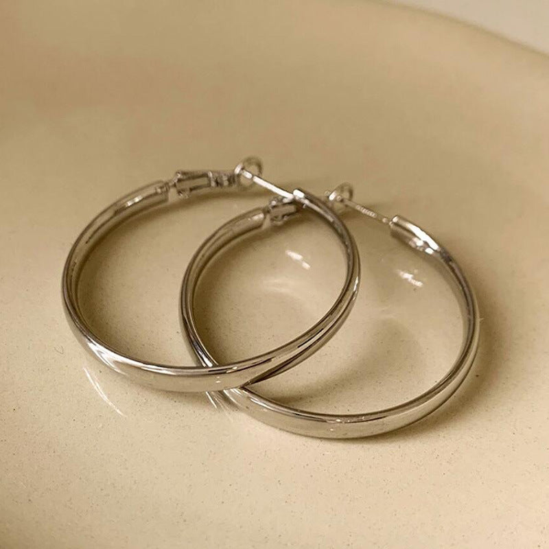 French Metal Circle Earrings Earrings New Women's Douyin Explosive Plain Circle Unique Temperament Earrings