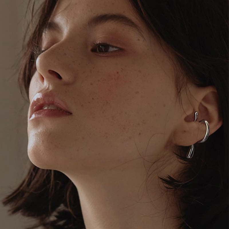 Piercing bone clip cool handsome cold fashion earrings Japanese and Korean men light luxury earrings without pierced ears