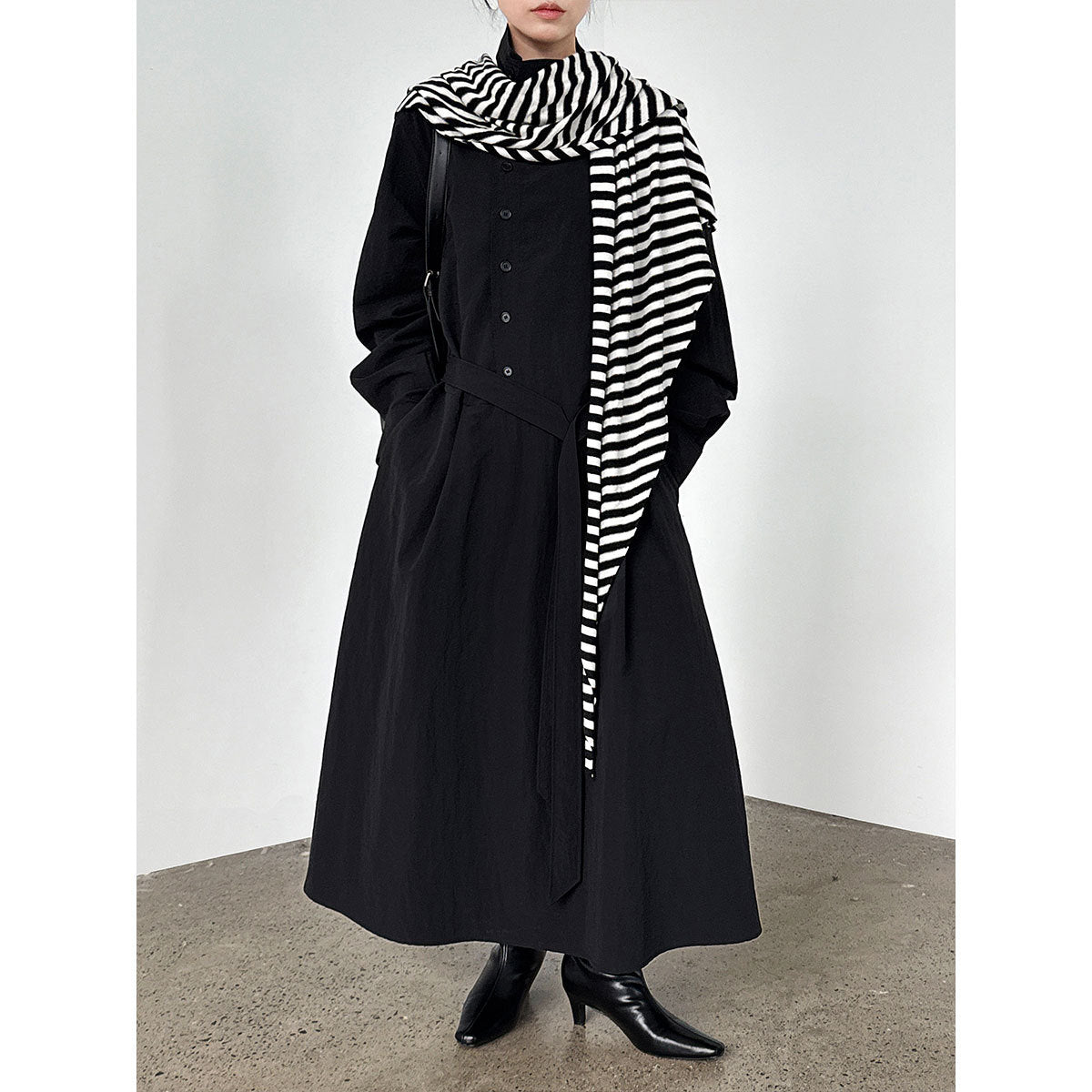 Sense of design structure windbreaker asymmetrical turn-up collar design can be used to tighten the waist dress female autumn new arrival