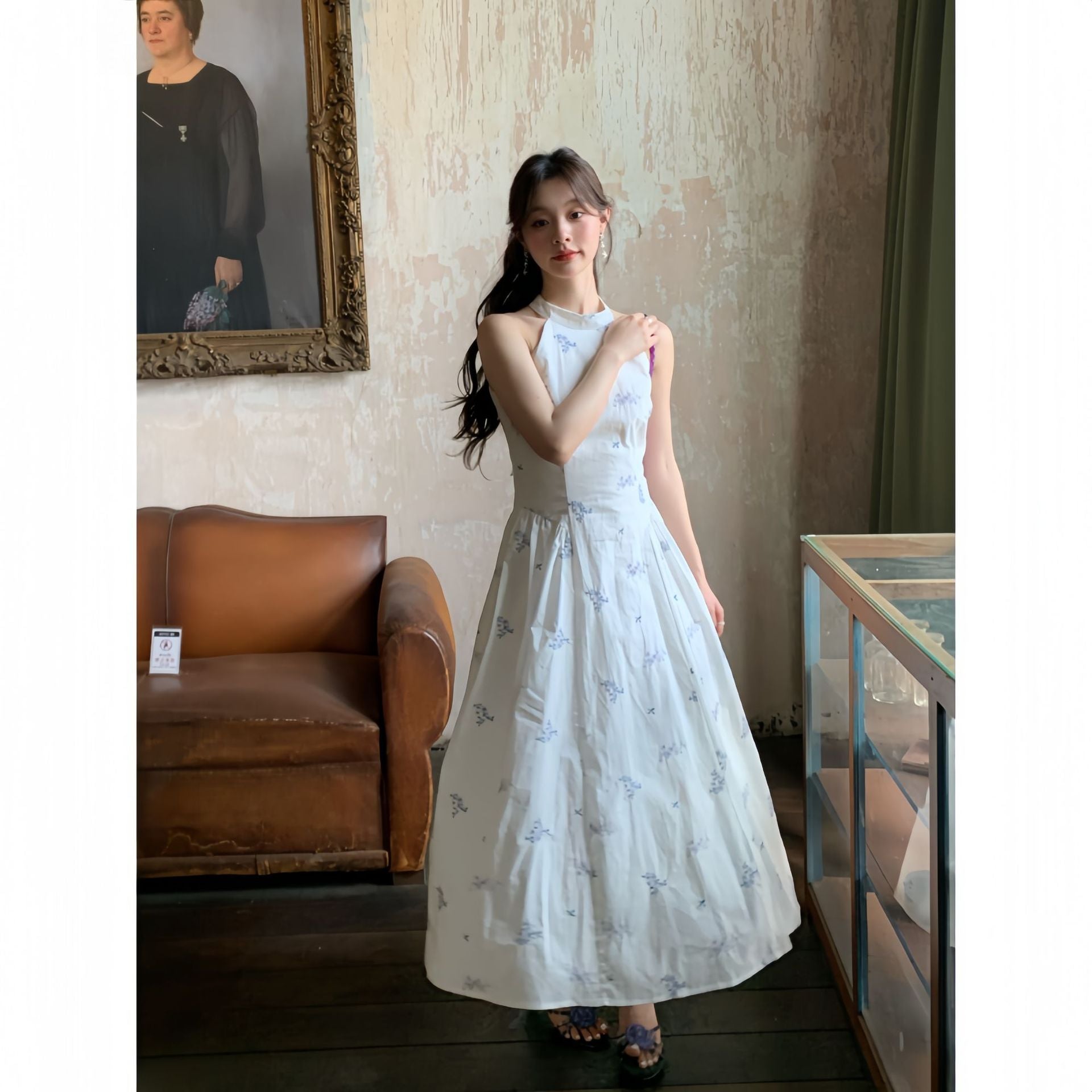 Floral white moonlight high-waisted stand-up collar sleeveless dress