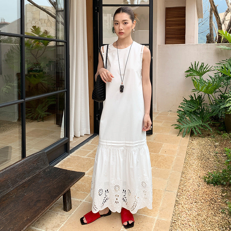 Spring and summer white sleeveless dress heavy industry embroidered fishtail skirt loose and thin holiday dress