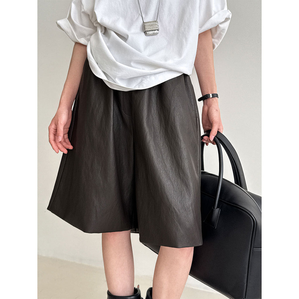 Textured casual loose five-point sports leather shorts women's autumn new thin high-waisted wide-leg shorts 3730