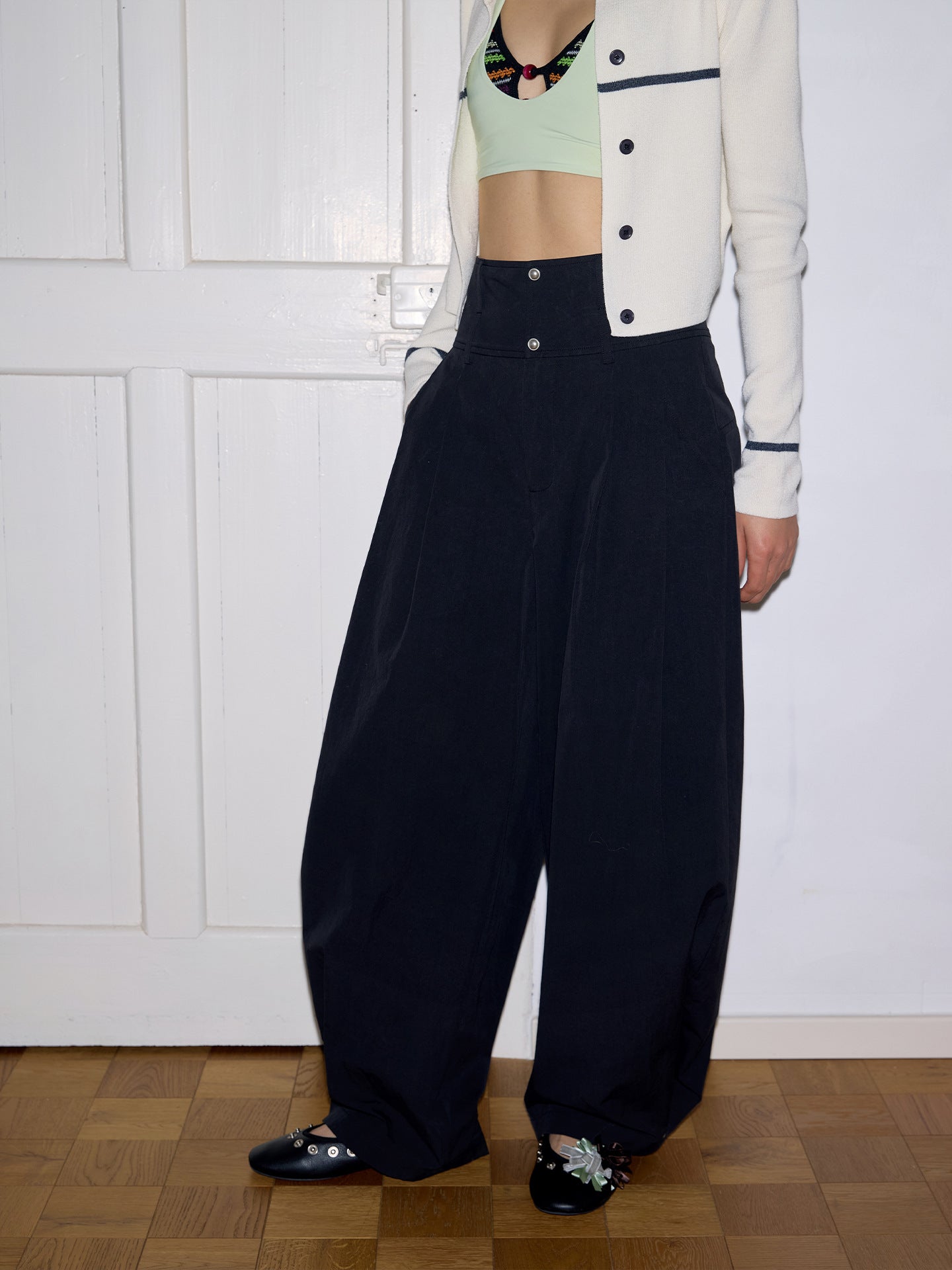 Paper-cuffed wide-leg slacks