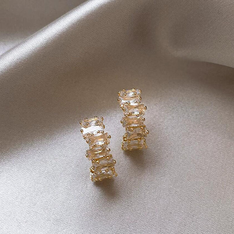 Gold zircon stud earrings 925 silver needle Internet celebrity temperament earrings Korean popular high-end light luxury earrings
