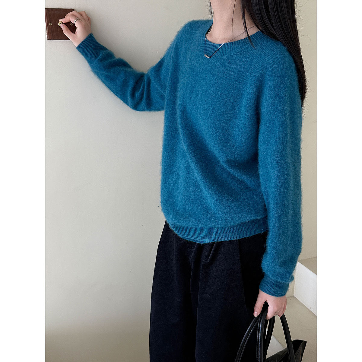 Soft and waxy fluffy crew neck solid color wool sweater women's winter new style with casual lazy top