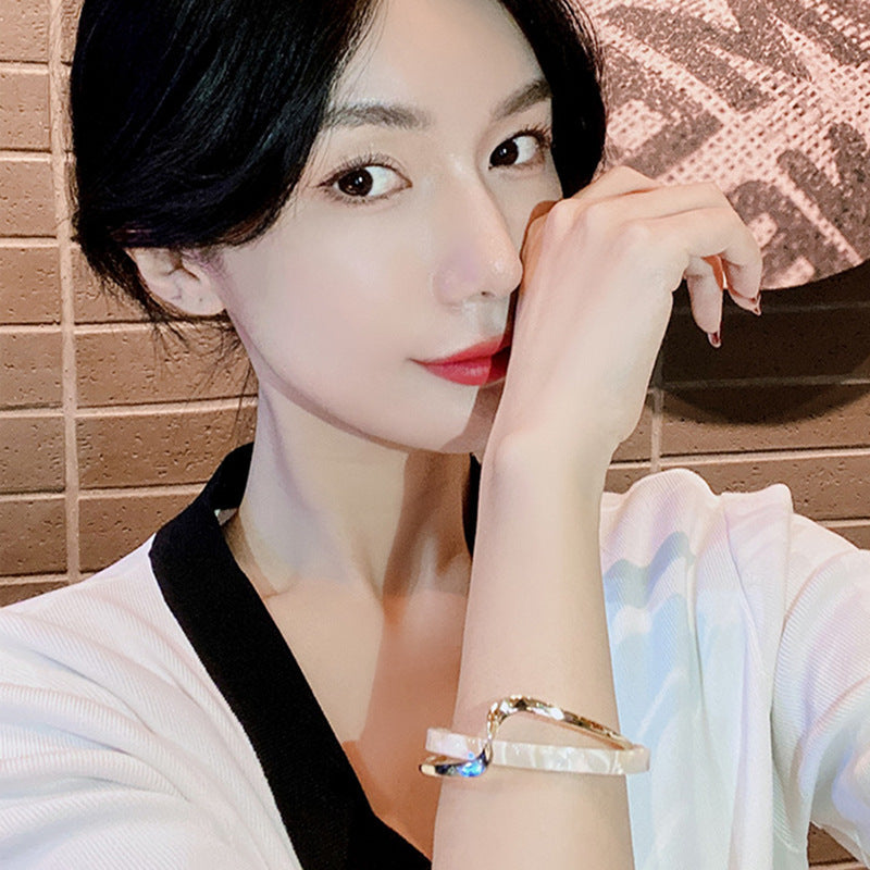 New metal acrylic women's bracelet trendy temperament jewelry, Korean version of fashion trendy bracelet