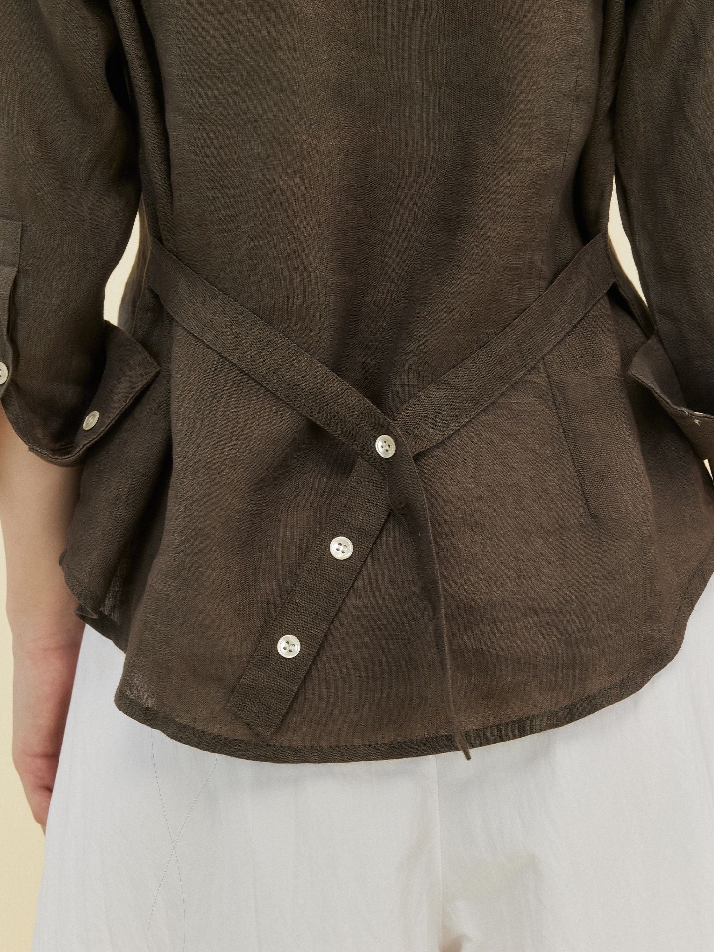 Minimalist linen slim-fit shirt