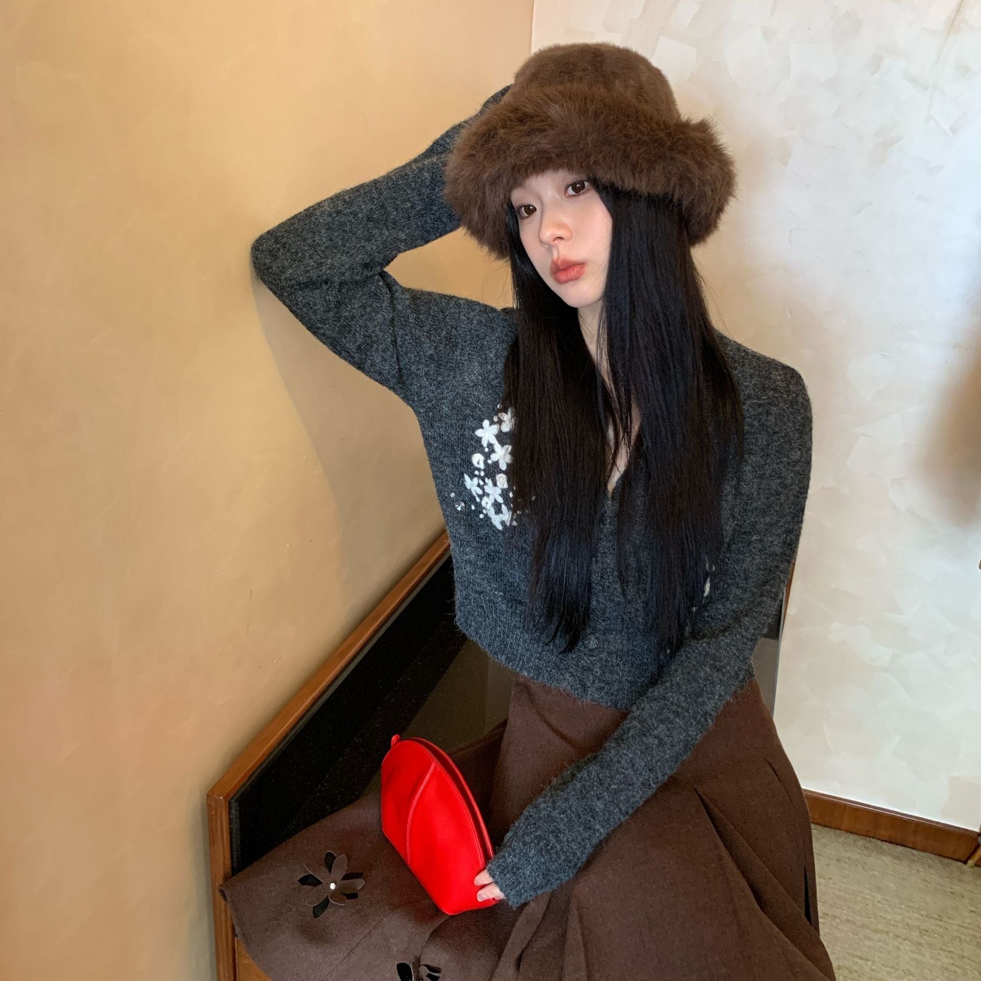 Gentle and sweet wool deep v-neck long-sleeved jacquard sweater cardigan