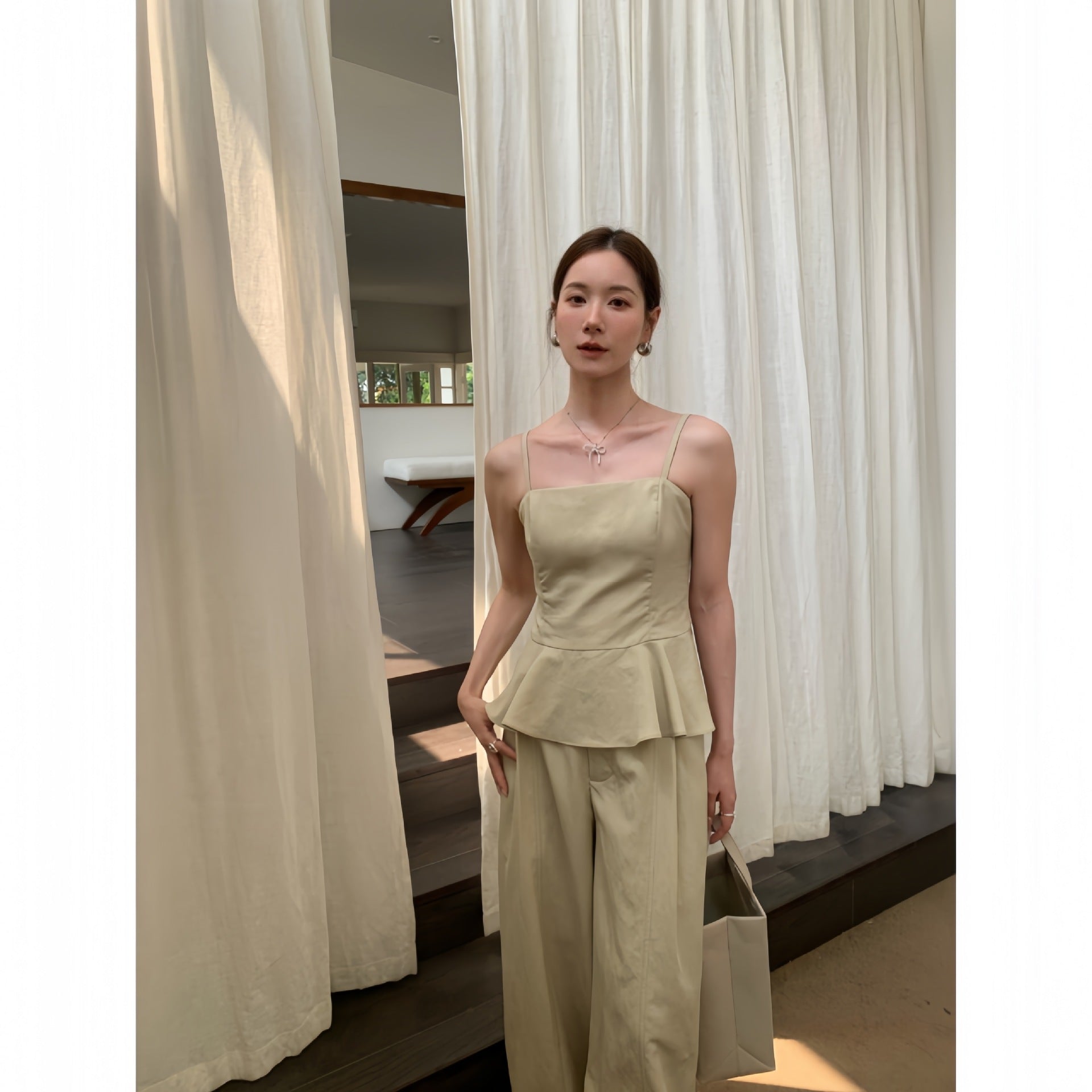 Casual temperament, thin umbrella-shaped sling vest woman