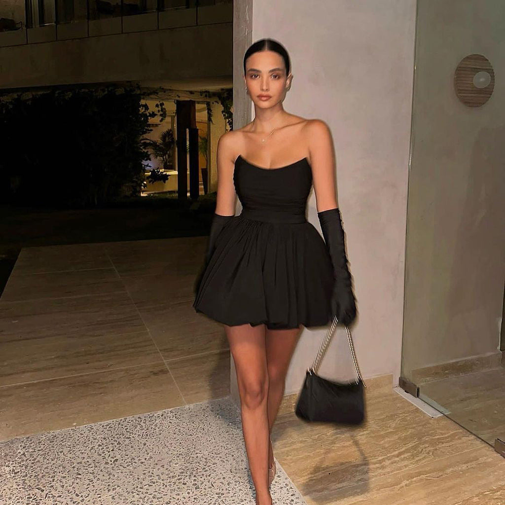 Dress dress tube top short skirt Hepburn wind pleated small black dress A word