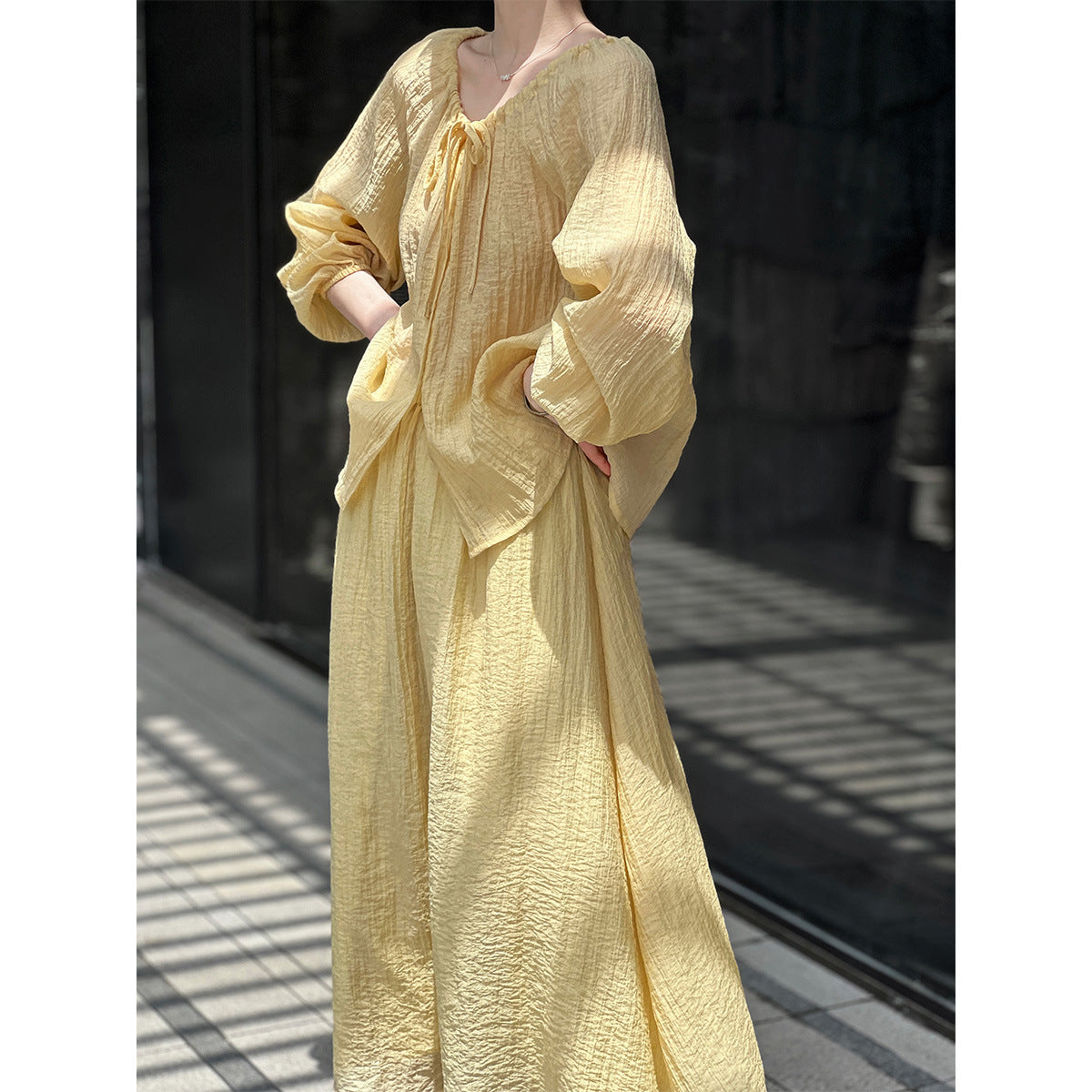Gentle temperament, drawstring lace-up pleated sunscreen shirt + skirt two-piece resort-style set