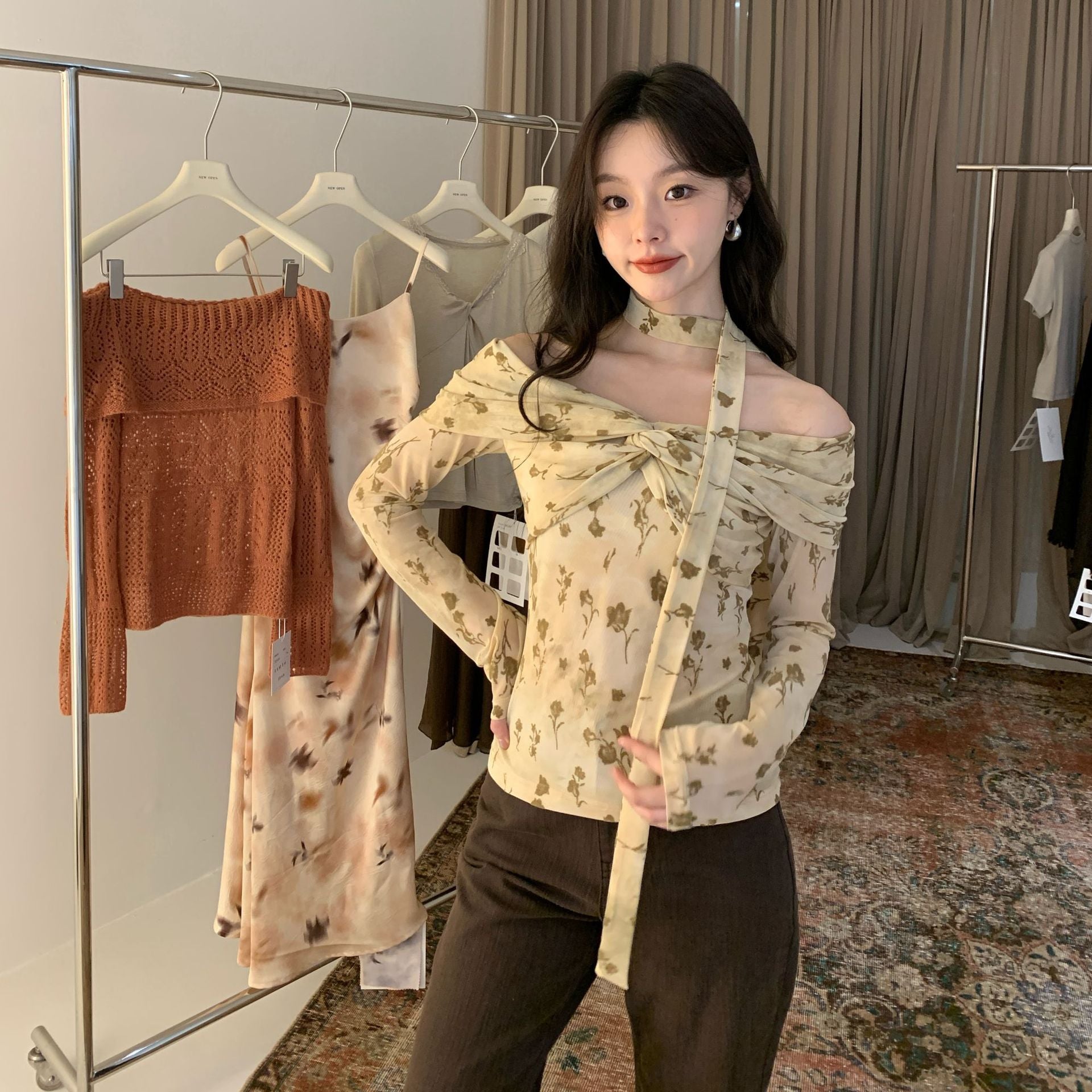 Temperament retro tea one-word shoulder floral slim-fit shirt