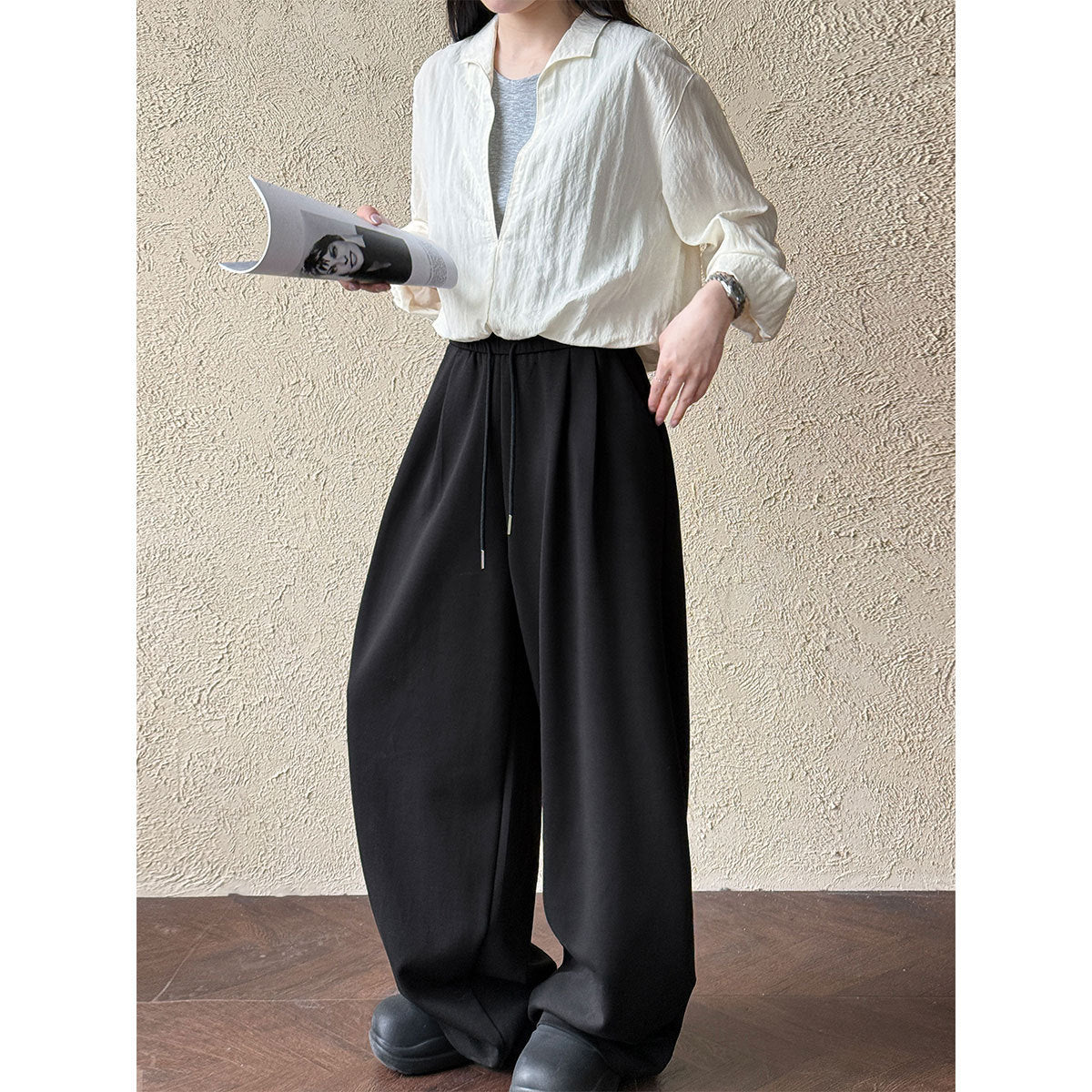 Korean simple fake two lazy style shirts in summer, a new spliced V-neck age-reducing long-sleeved shirt