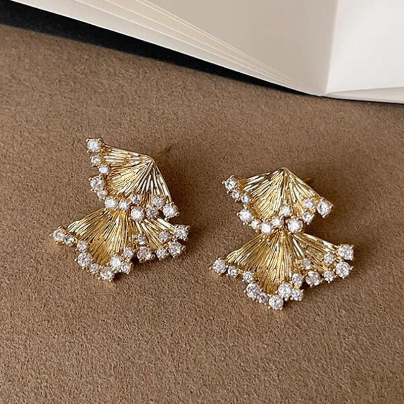 French court style light luxury fan earrings niche design temperament fashionable retro small skirt pendulum stud earrings