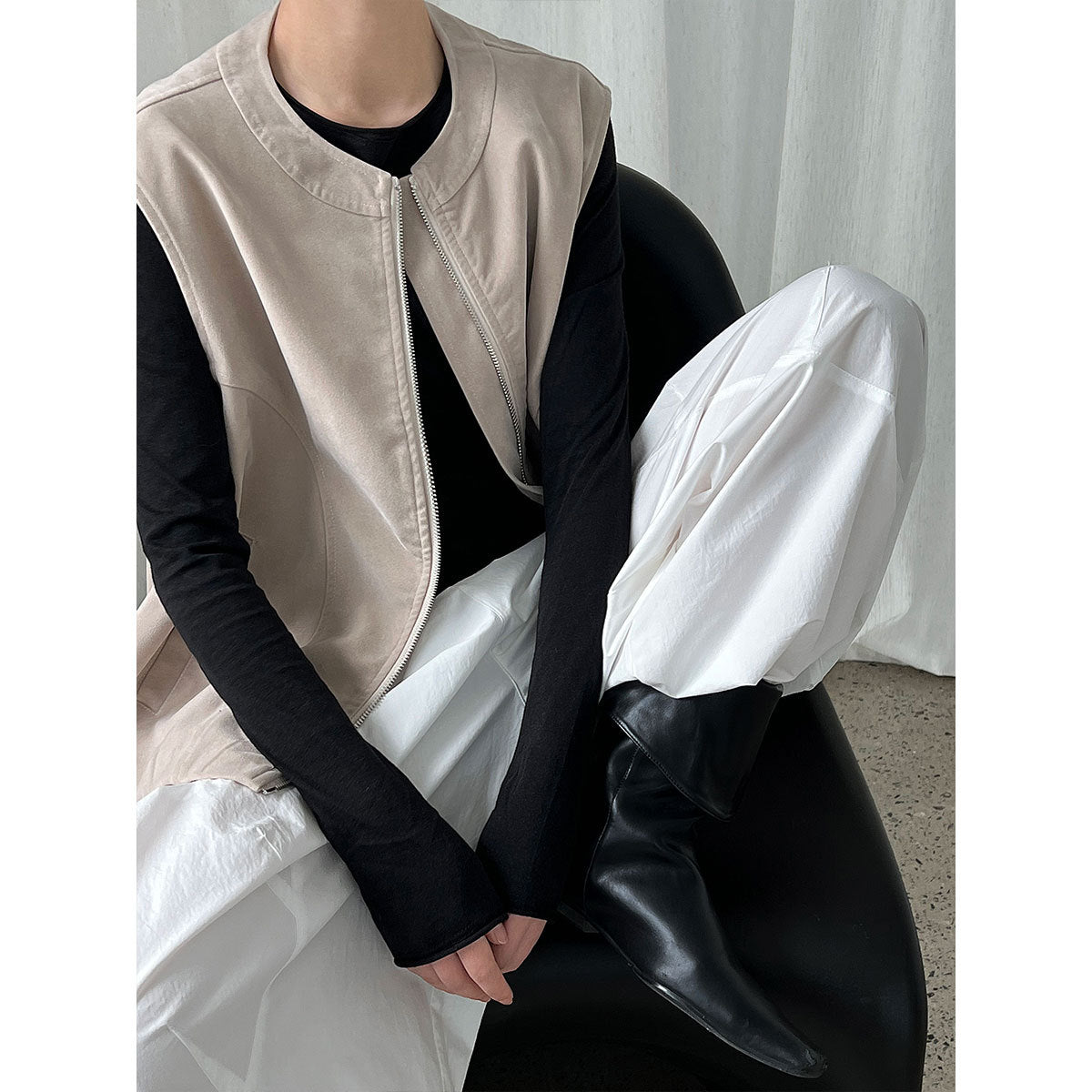Korean retro suede, round neck sleeveless zipper vest, loose stacking in autumn, casual vest