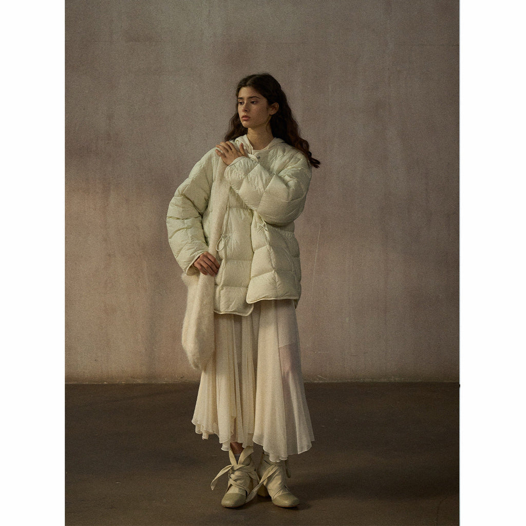 Simple and rich contrasting colors, two-sided wear, round neck loose and thin, warm down jacket