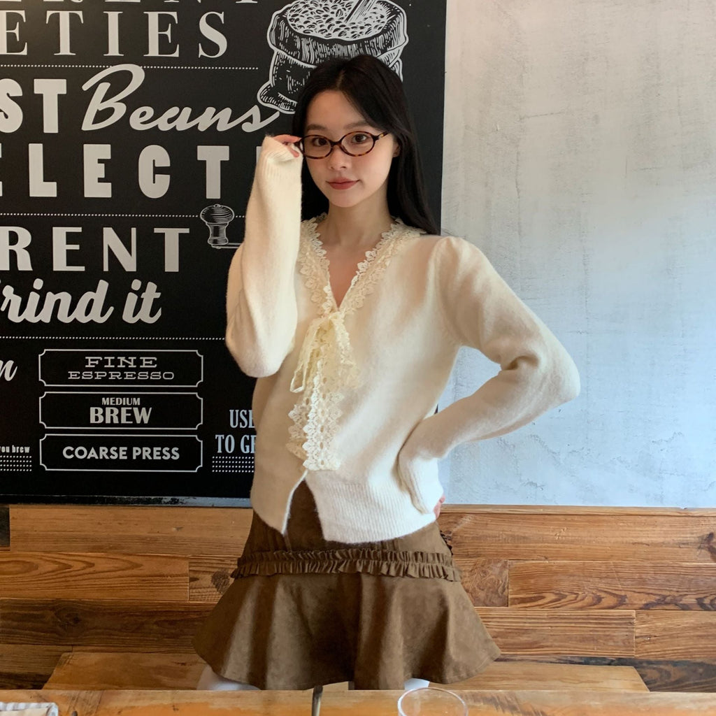 Sweet age-reducing lace-lace-up V-neck pullover sweater