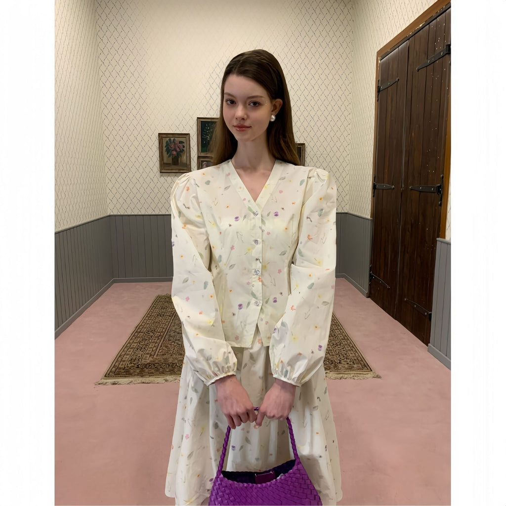 Niche fresh and sweet floral v-neck long-sleeved shirt
