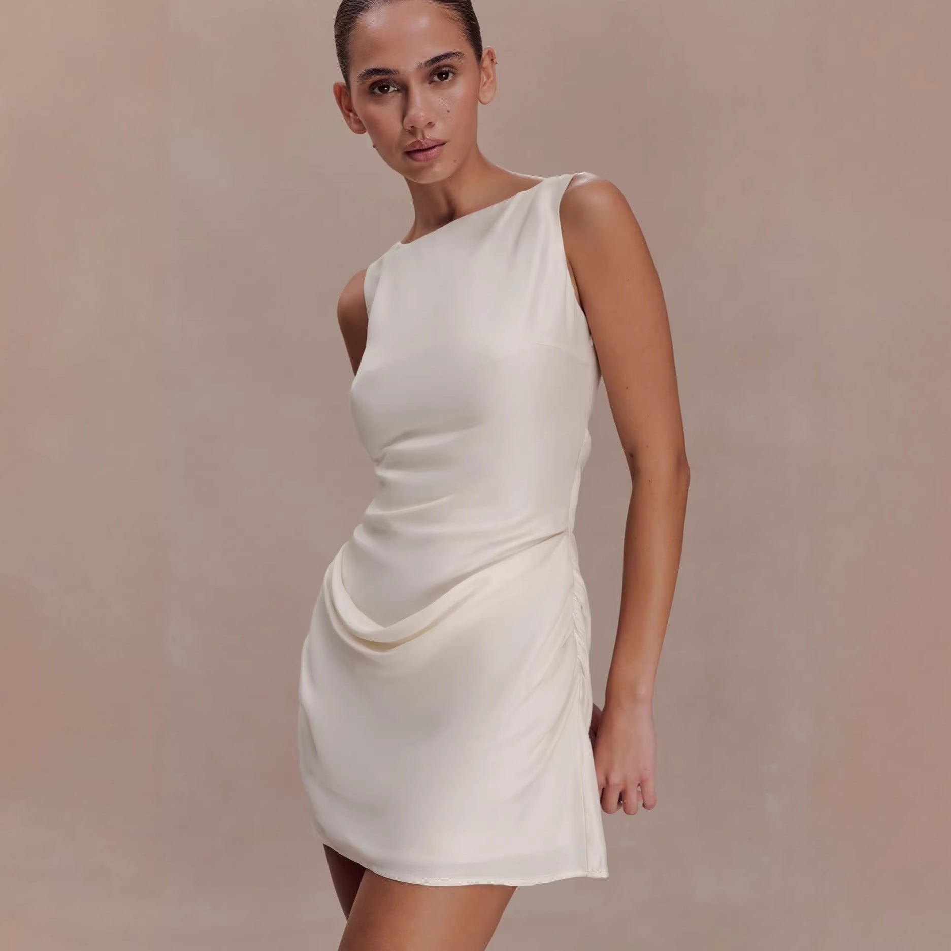 Sleeveless pleated strap short skirt new high-end design backless European and American dress