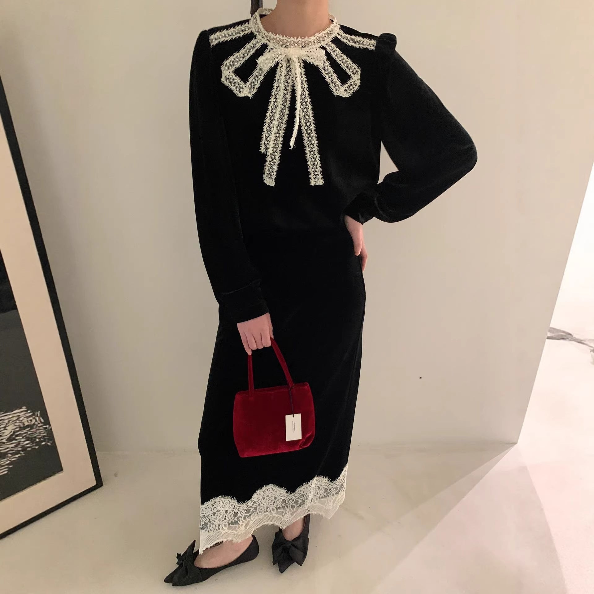 Hepburn retro lace stitching high waist velvet skirt