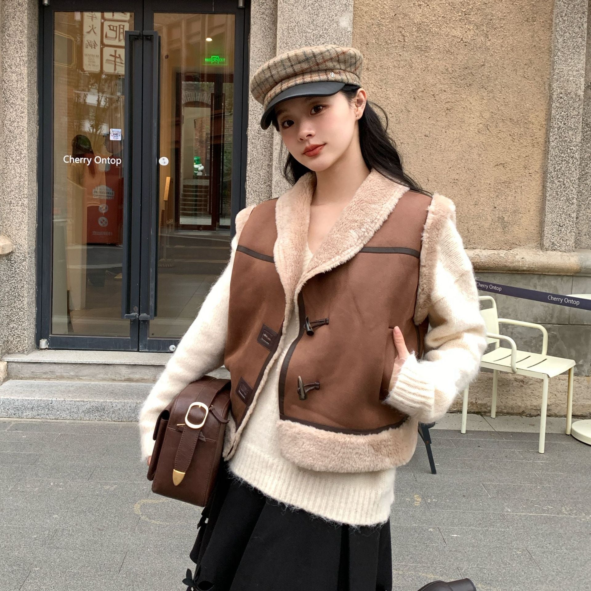 Plush horn buckle fur one-piece vest jacket