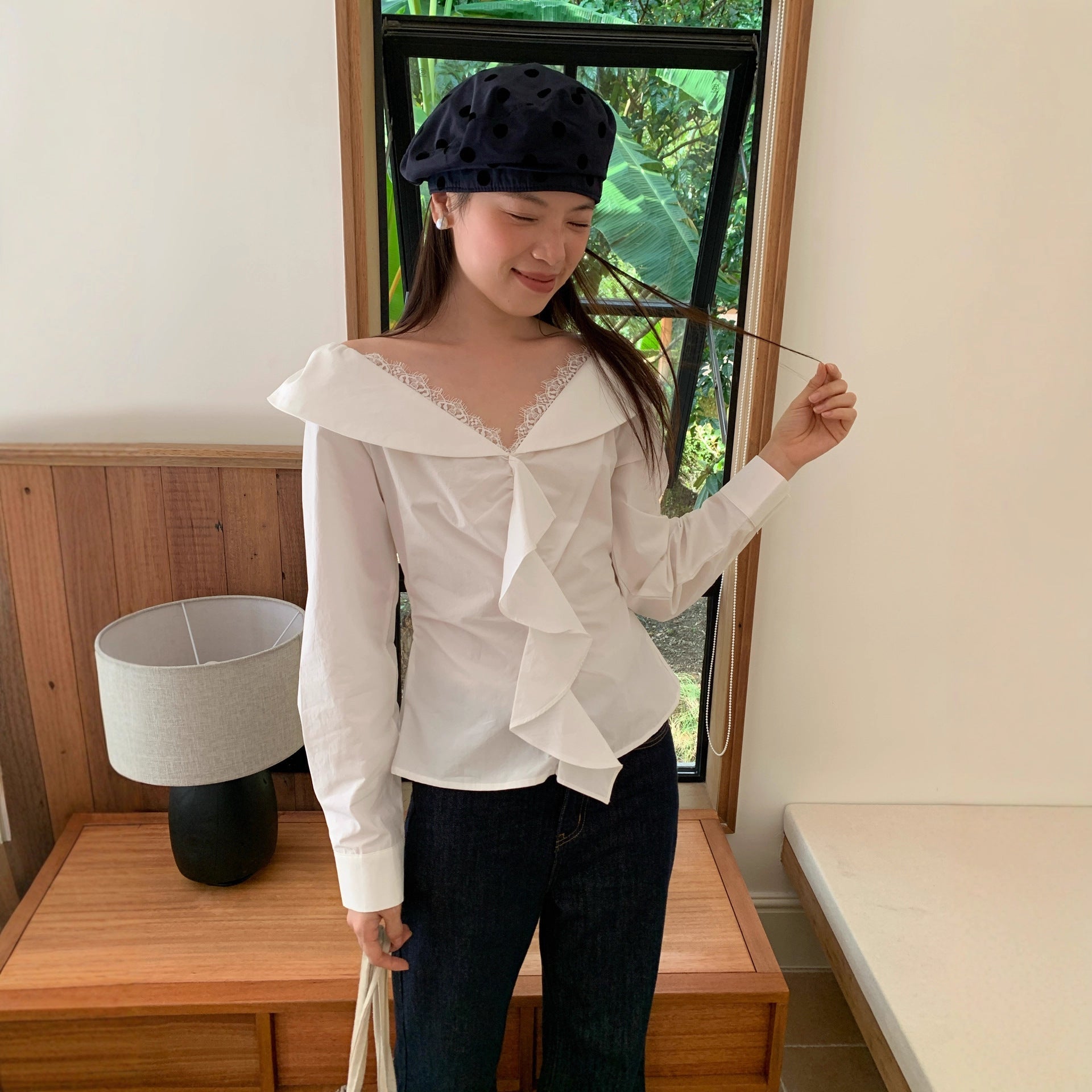 French Sweet Lace V-Neck Long Sleeve Ruffle Shirt