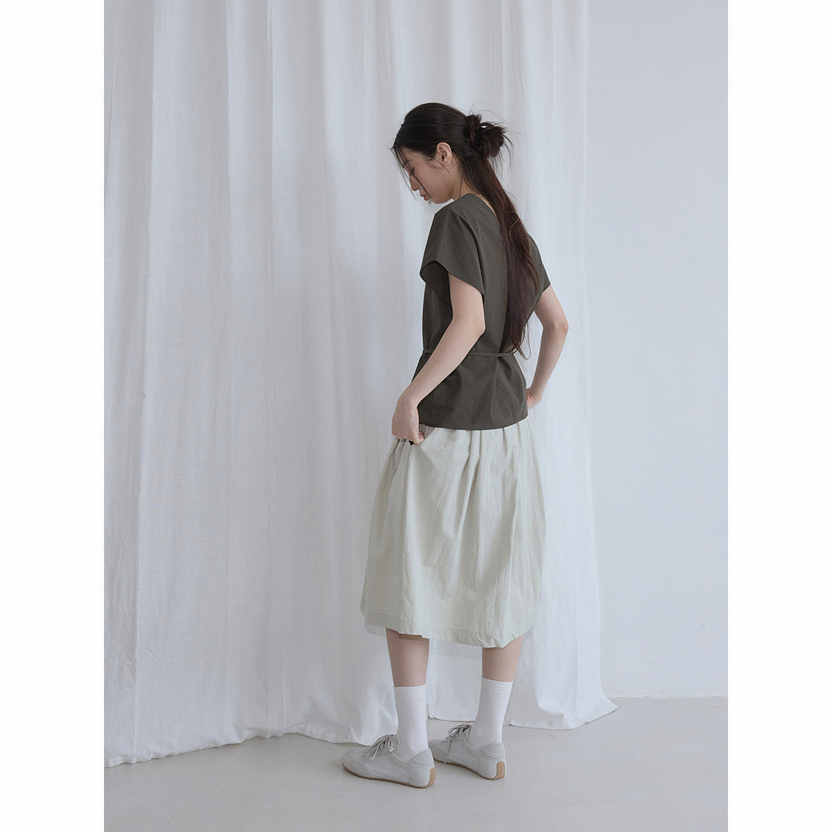 Summer new casual V-neck simple and transparent cotton one-sleeved solid color strap short-sleeved top