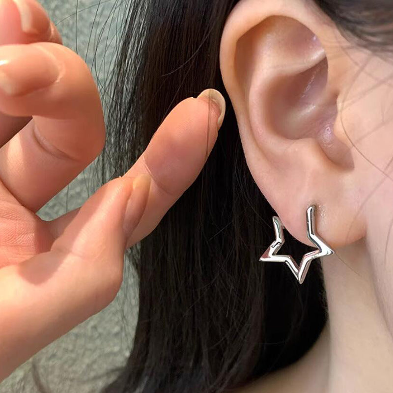 Simple five-pointed star ear buckle hollow star earrings three-dimensional jewelry women's exquisite folded star earrings versatile jewelry