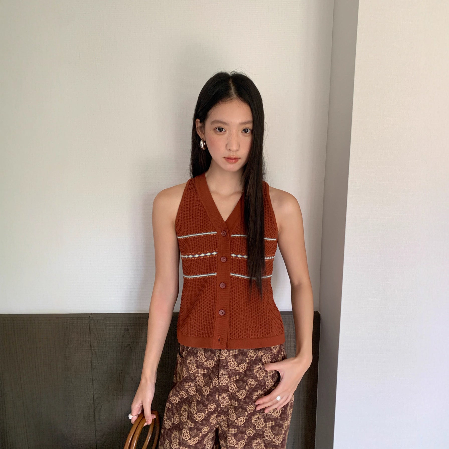 Simple striped cotton single-breasted v-neck sleeveless knitted vest