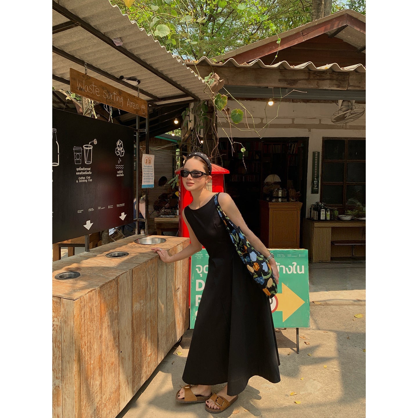 Spring and summer Korean version of temperament commuting high waist backless A word sleeveless dress