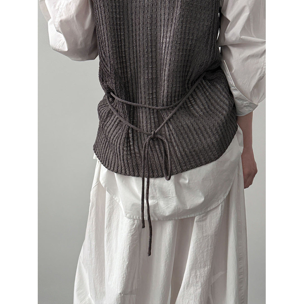 Design sense hollow strap drape knitted vest women