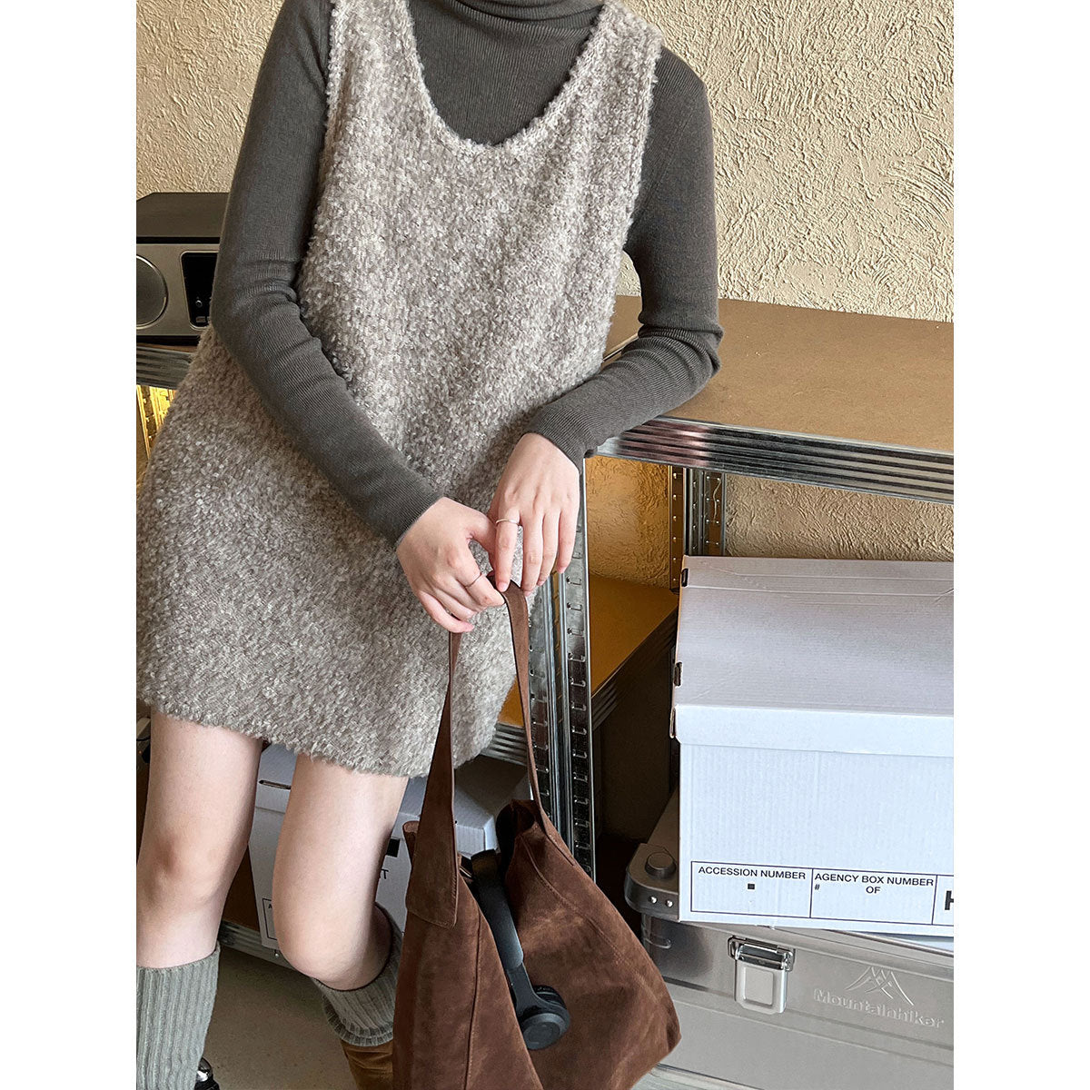 Korean atmosphere U-neck loose and thin stacked wool loop wool knitted vest dress
