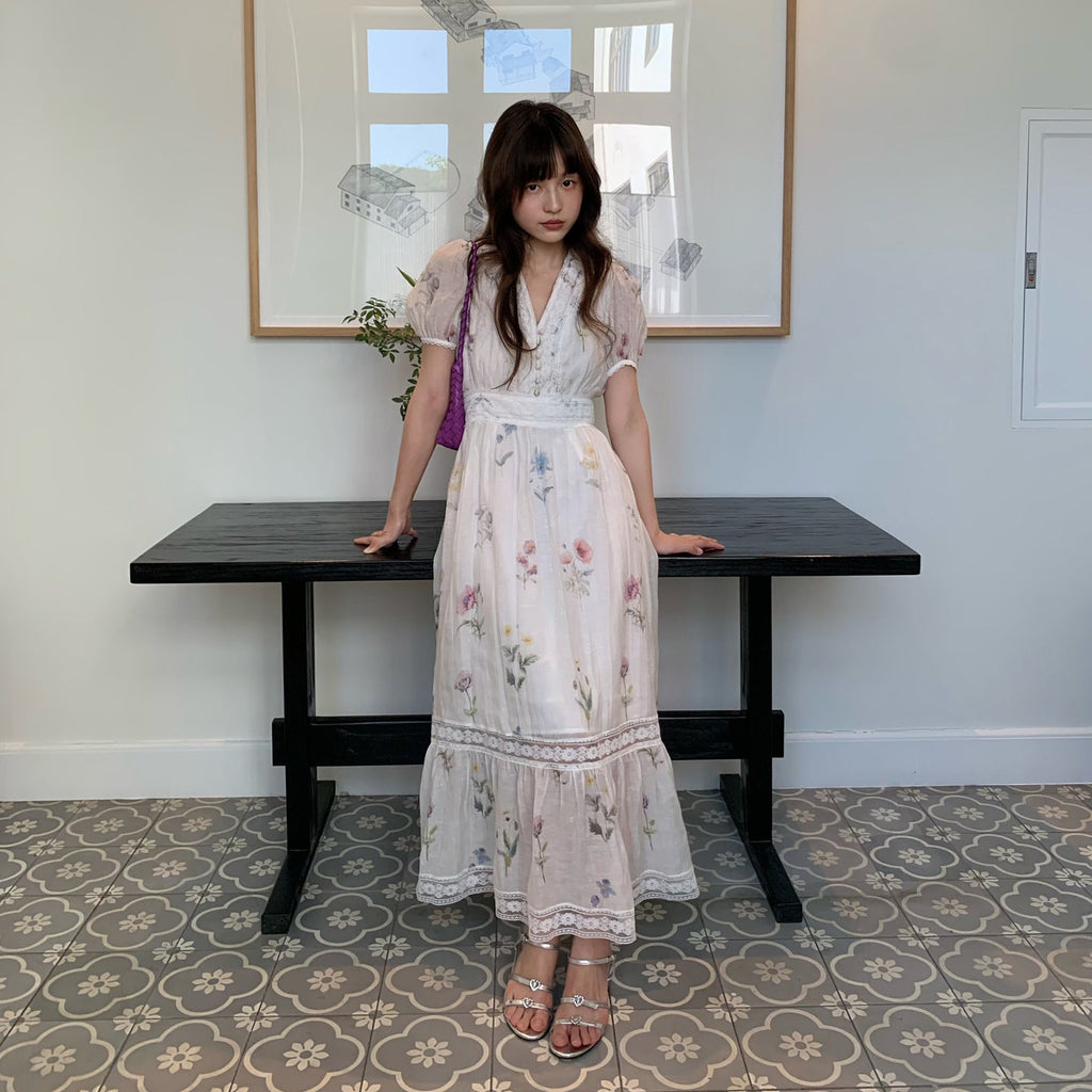 Gentle high-waisted V-neck floral cotton and linen puff sleeve dress