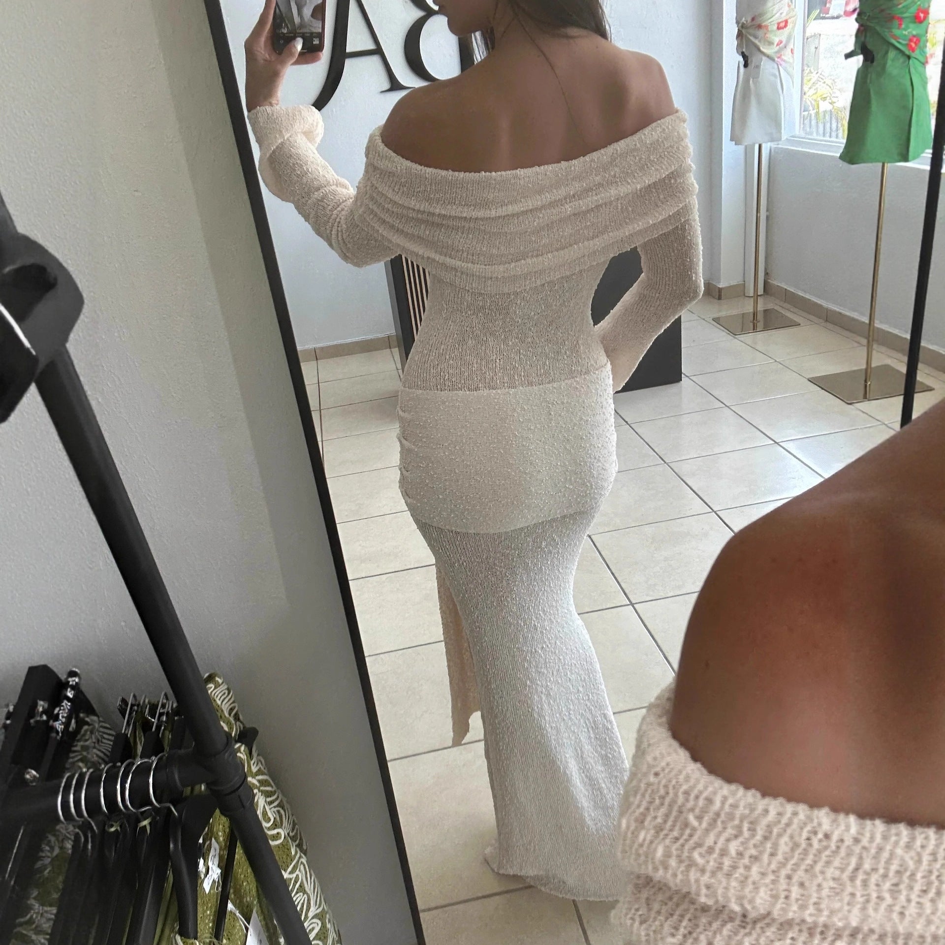 Slim fit shoulder dress