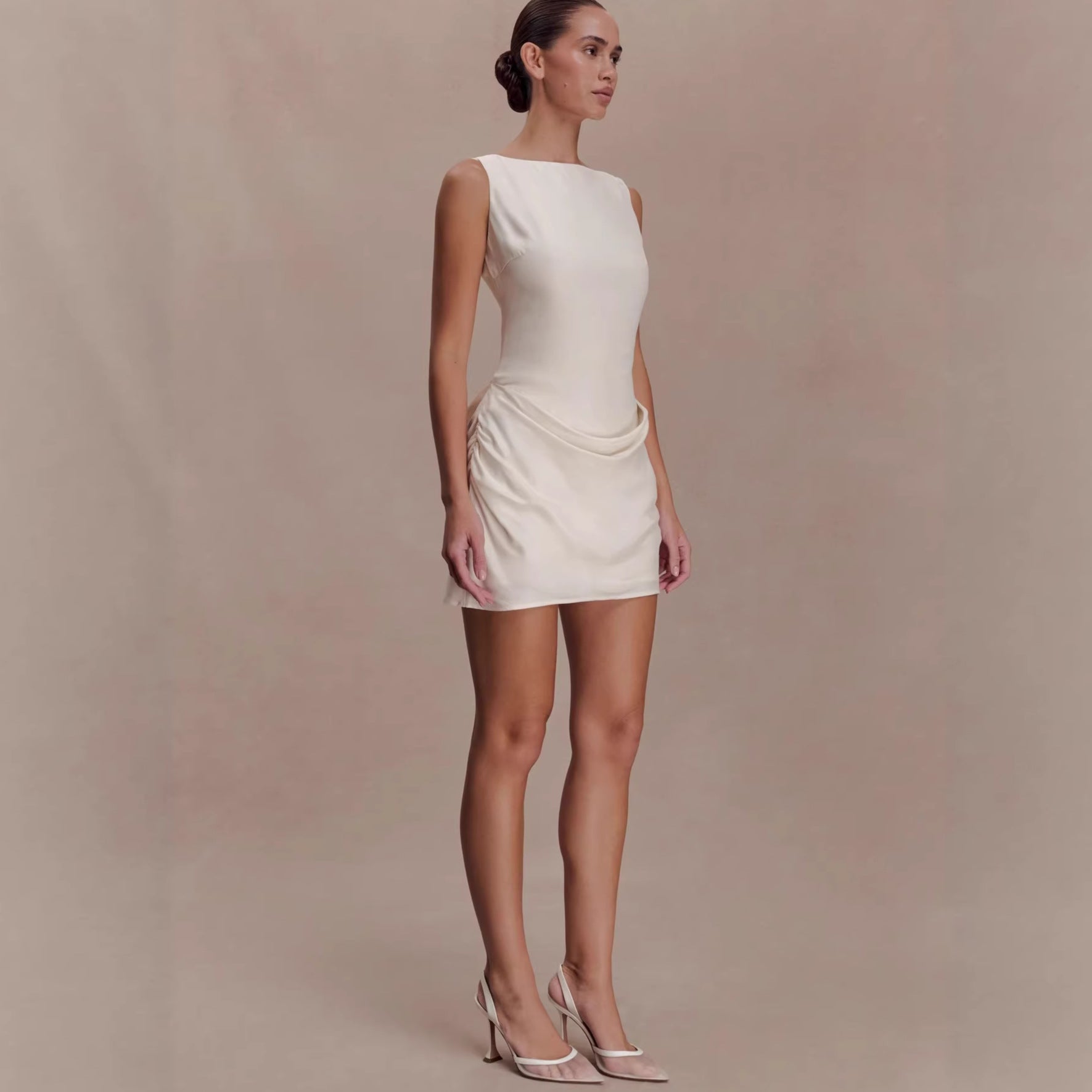 Sleeveless pleated strap short skirt new high-end design backless European and American dress