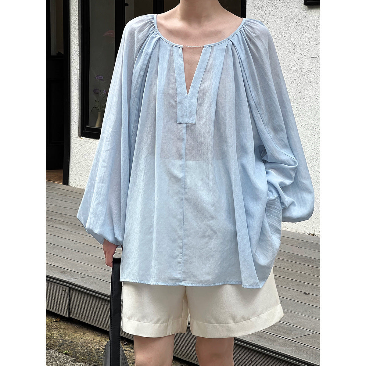 French double V-neck chain design lantern sleeve