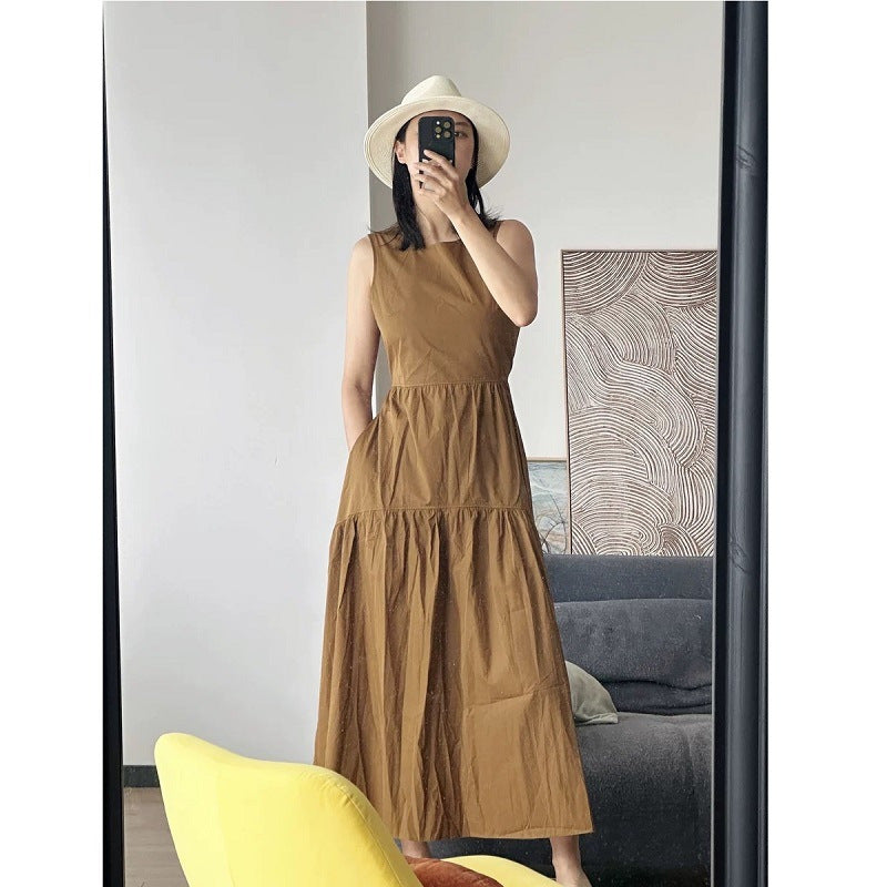 New standard version crew neck sleeveless pleated dress