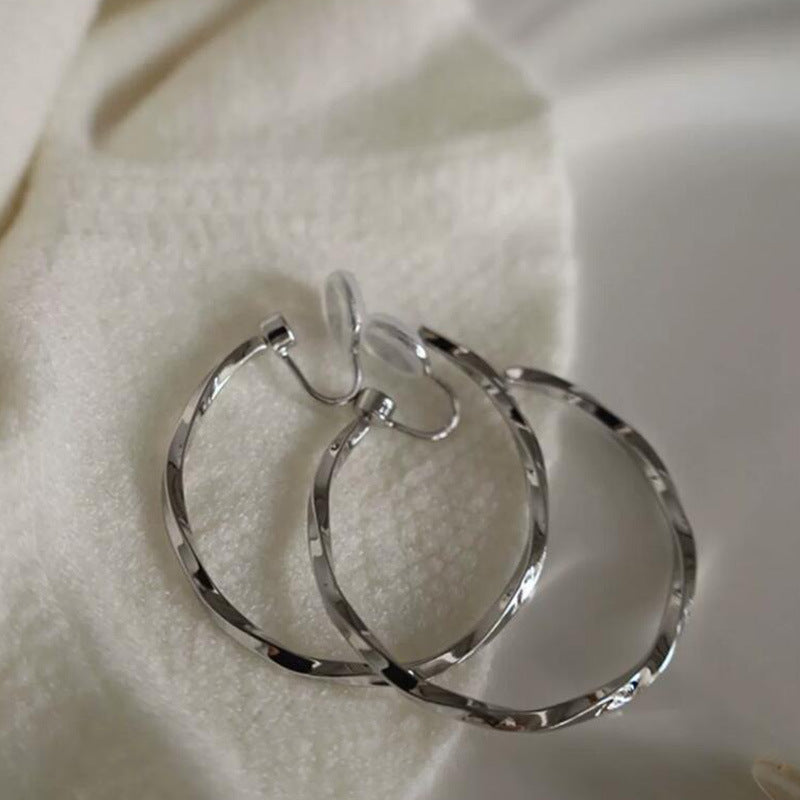 Circle earrings New trendy girl niche design earrings Korean temperament high-end light luxury jewelry