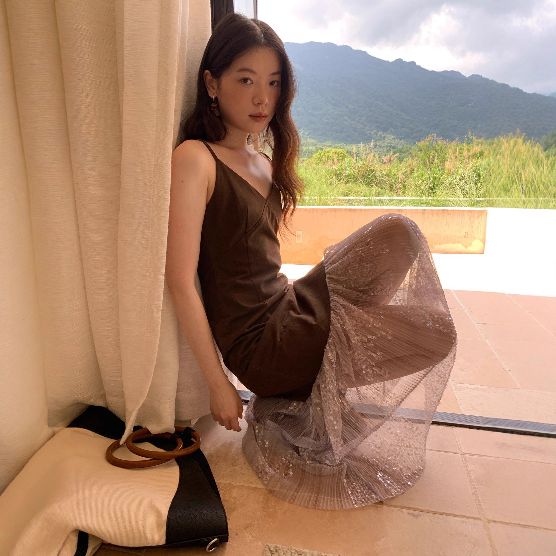 Temperament sequined splicing hem suspender dress