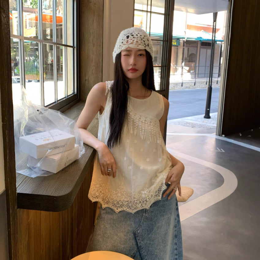 Sweet age-reducing lace fringed lace sling top