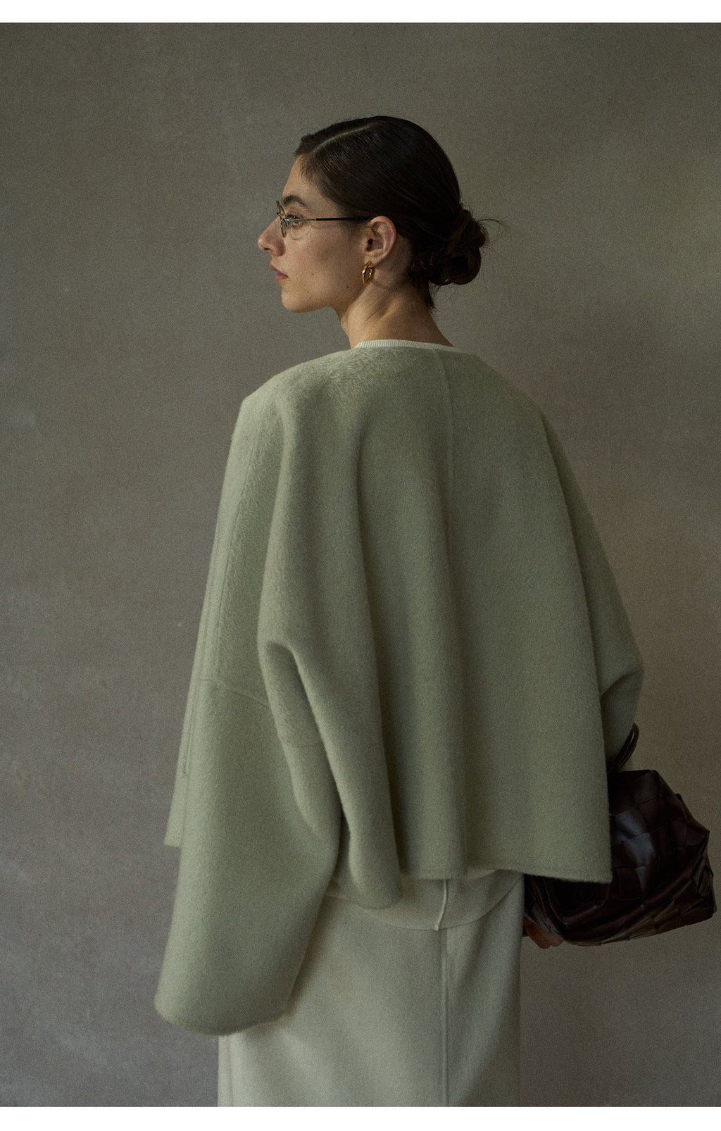 Autumn wool crew neck simple and versatile atmosphere short woolen coat