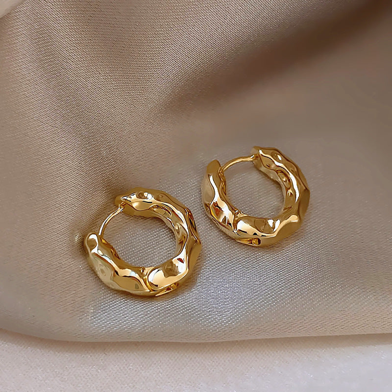 Light luxury ear buckle niche design high-end metal circle earrings new popular gold earrings earrings