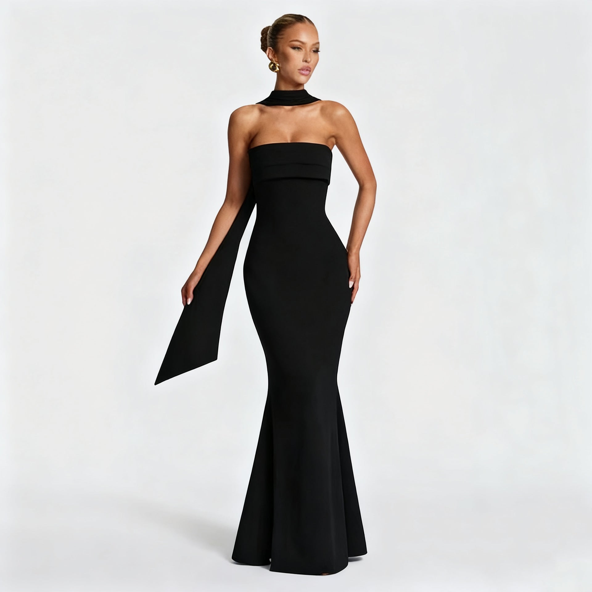 Slim-fit celebrity streamer halter hip skirt