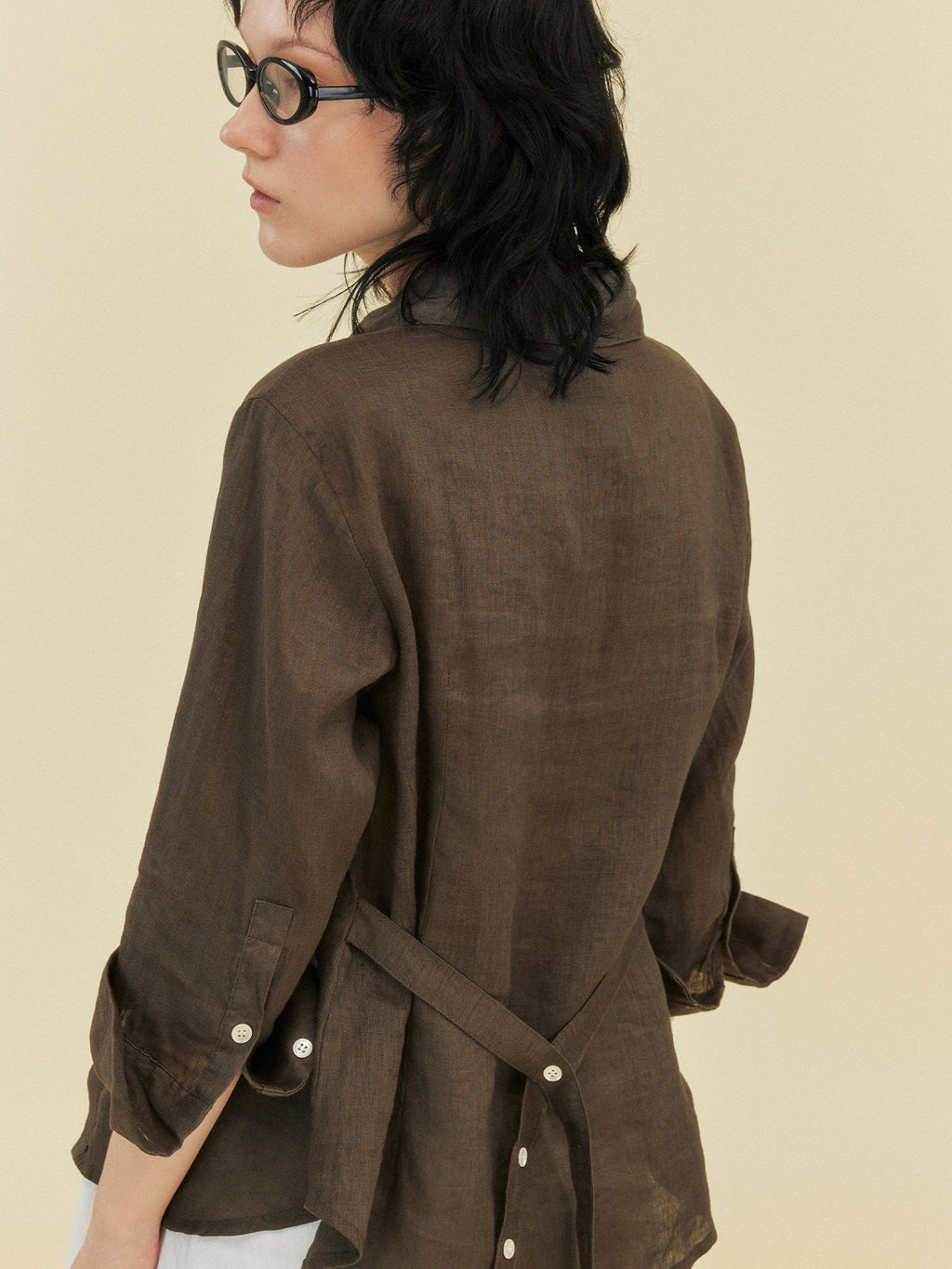 Minimalist linen slim-fit shirt